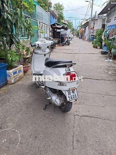 Piaggio Vespa LX Trắng