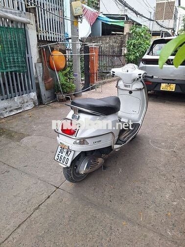 Piaggio Vespa LX Trắng