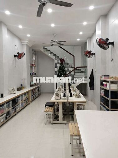 Nhà TKTQ, Tân Phú - 46M² - 4TẦNG - NGAY AEON MALL TÂN PHU- GIÁ 4,99 TỶ