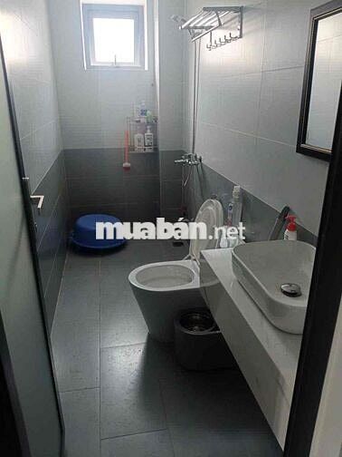 Cho Thuê Nhà Biệt Thự DT 10x13m Sân Vườn 1Trệt 2Lầu 3Pn 3Wc Nội Thất
