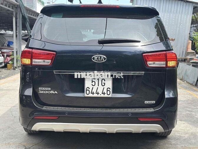 Kia Sedona Luxury 2.2D 2018 108000km Xanh
