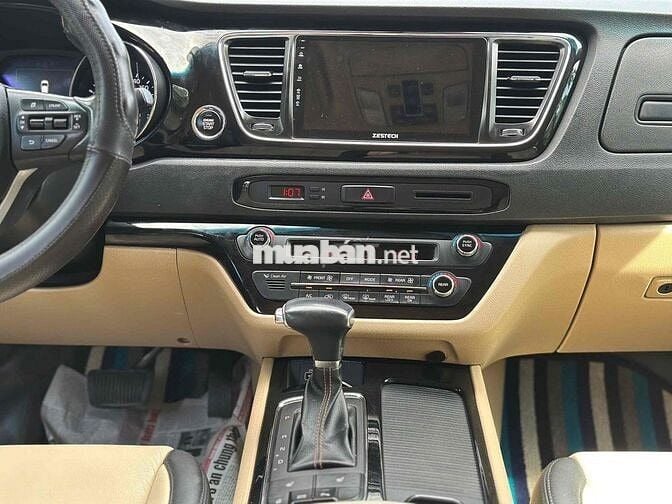 Kia Sedona Luxury 2.2D 2018 108000km Xanh