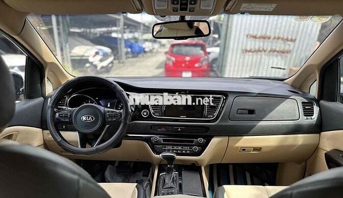 Kia Sedona Luxury 2.2D 2018 108000km Xanh