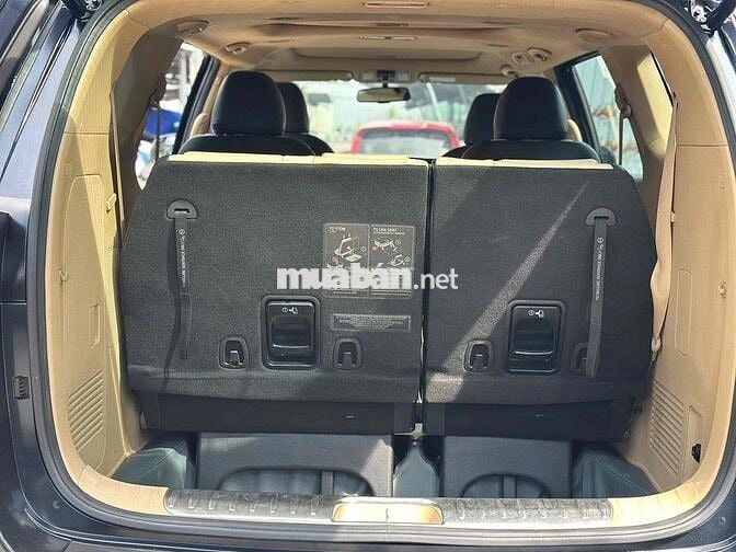 Kia Sedona Luxury 2.2D 2018 108000km Xanh
