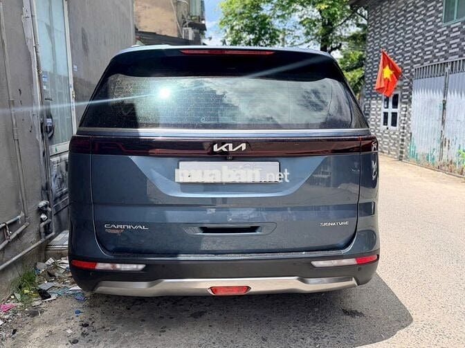 Kia Carnival Signature 2022 Xám 6 vạn