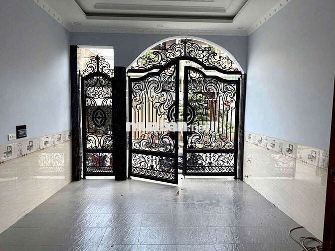 nhà 1 trệt 2 lầu đầy đủ nội thất gần ngã 6 An Phú