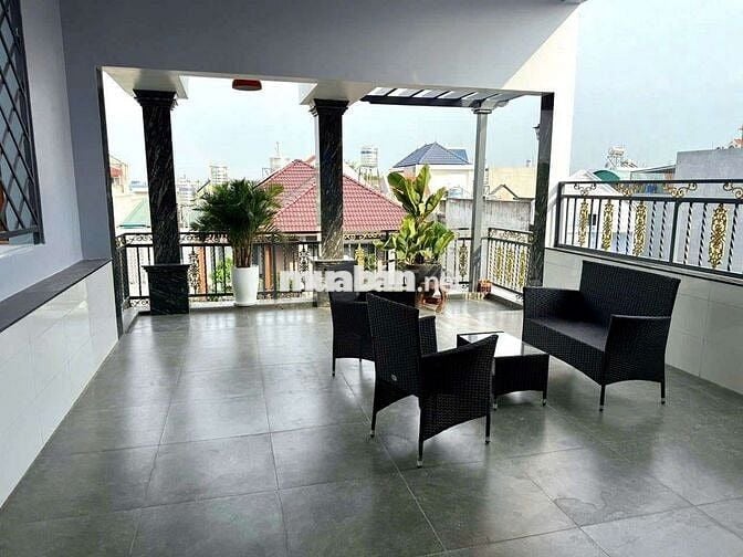nhà 1 trệt 2 lầu đầy đủ nội thất gần ngã 6 An Phú