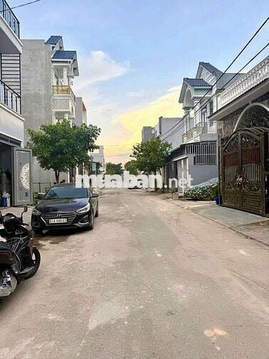 nhà 1 trệt 2 lầu đầy đủ nội thất gần ngã 6 An Phú