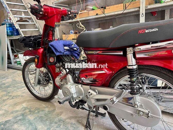 Honda Dream Thái màu Đỏ