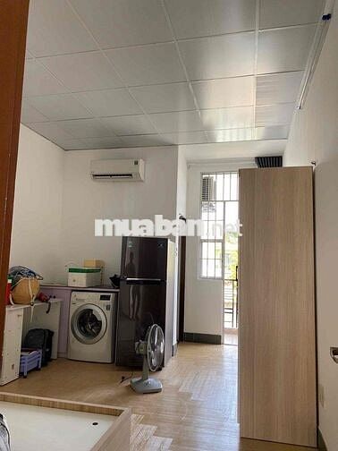 TRỐNG PHÒNG 25m2 NGUYỄN HỮU CẢNH SÁT LAND MARK81 -CÓ BAN CÔNG MÁY GIĂT