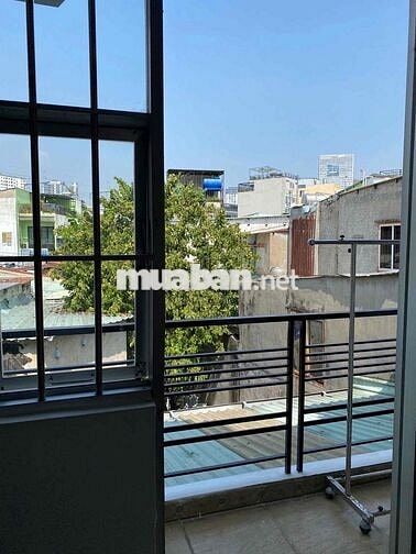 TRỐNG PHÒNG 25m2 NGUYỄN HỮU CẢNH SÁT LAND MARK81 -CÓ BAN CÔNG MÁY GIĂT