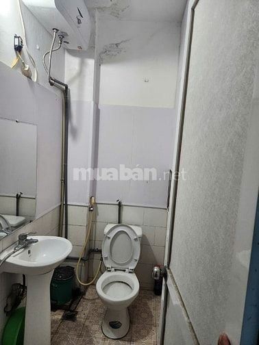 Cho thuê phòng tầng 4, nhà 12 A nguyễn Phong Sắc, Hà Nội, 2 phòng