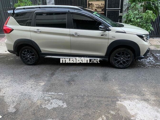Suzuki XL7 Hybrid 2025 Trắng Ngà - Đen 25.000 km