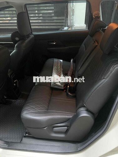 Suzuki XL7 Hybrid 2025 Trắng Ngà - Đen 25.000 km
