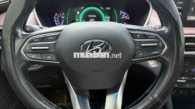 Hyundai Santafe Premium Xăng Tự động Đen