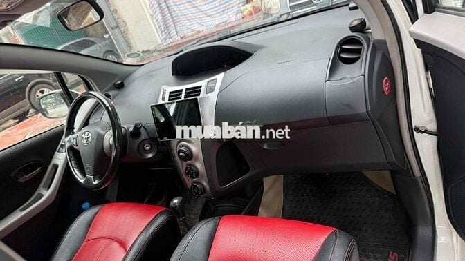 Toyota Yaris 1.3 Tự động Trắng Nhật