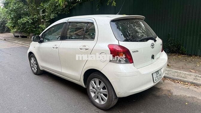 Toyota Yaris 1.3 Tự động Trắng Nhật