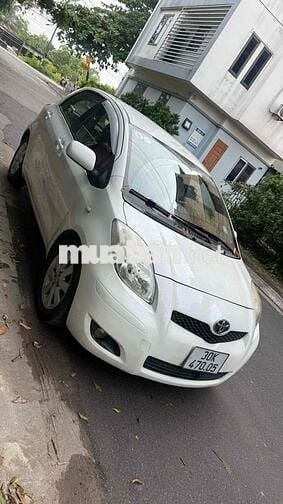 Toyota Yaris 1.3 Tự động Trắng Nhật