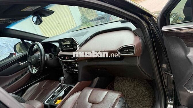 Hyundai Santafe Premium Xăng Tự động Đen