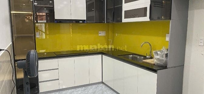 Bán nhà 647/34 Lạc Long Quân , phường Bảy Hiền
