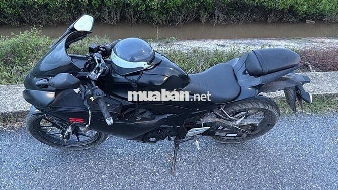 Suzuki màu Đen 23235 km