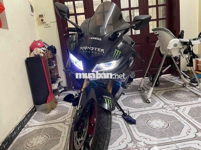 Yamaha R15 Đen Thể thao