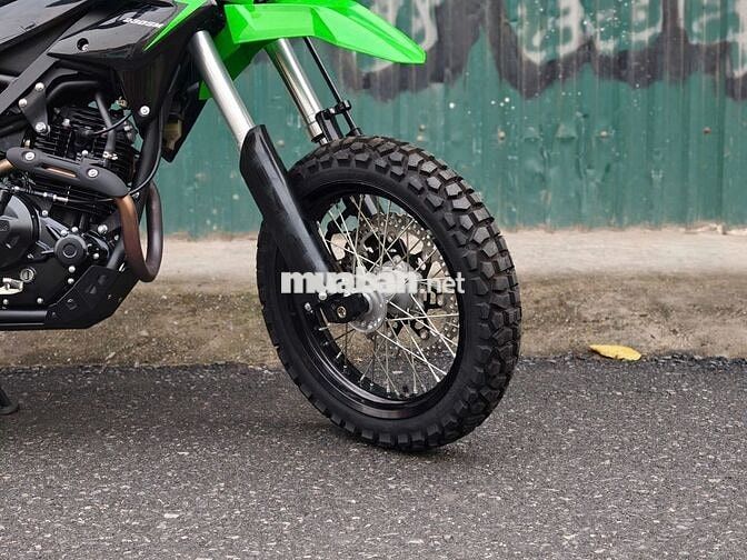 Kawasaki KLX 230 SM 2023 Đen, Xanh lá