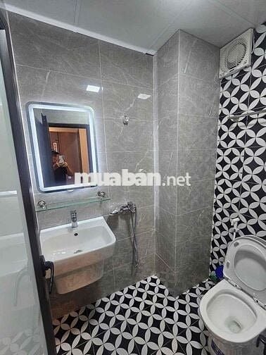 căn hộ dịch vụ cho thuê studio ban công full nt Q7 gần Q4Q1
