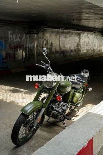 Royal Enfield Classic 500 Battle Green 2021