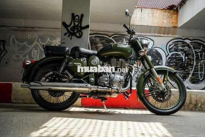 Royal Enfield Classic 500 Battle Green 2021