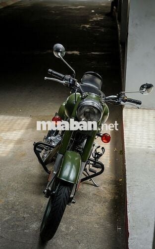 Royal Enfield Classic 500 Battle Green 2021