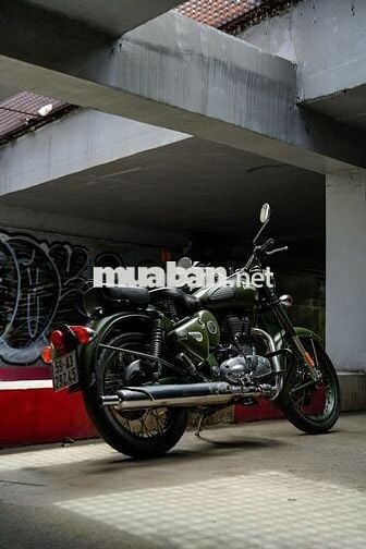 Royal Enfield Classic 500 Battle Green 2021