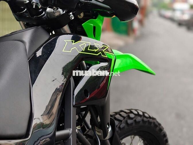 Kawasaki KLX 230 SM 2023 Đen, Xanh lá