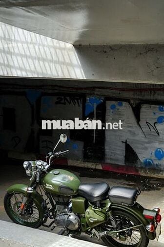 Royal Enfield Classic 500 Battle Green 2021