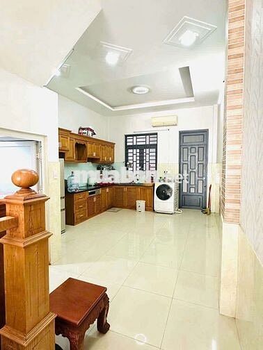  nhà 1 trệt 2 lầu full nội thất cách ngã 6 An Phú 1,5km