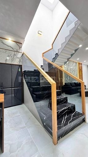 Nhà 4.1x18m 1 trệt 1 lầu 4PN 4WC HXT Nguyễn Văn Yến - Tân Phú