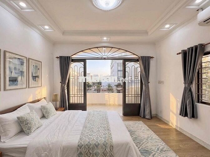 Căn hộ full nội thất ban công lớn máy giặt riêng cực rộng 80m2 Q10 Q11