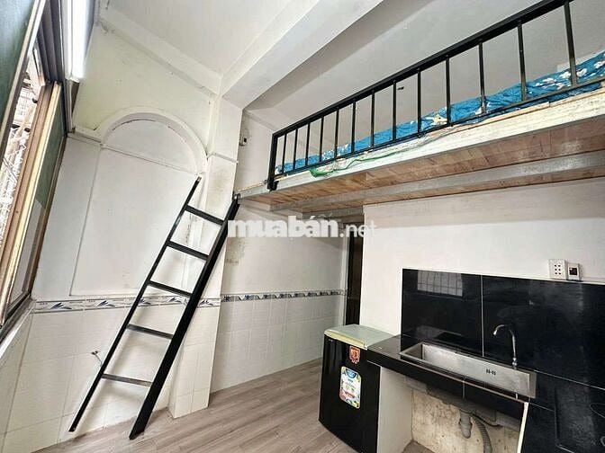 Duplex SIÊU THOÁNG + SÁT VÒNG XOAY LÝ THÁI TỔ - TẦNG 1 FREE XE