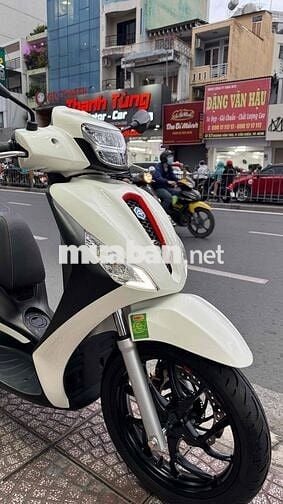 Piaggio Medley S125 2023 8000km Trắng