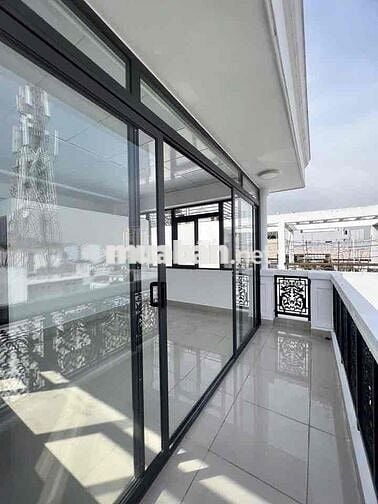 PHÒNG TRỐNG SIÊU RỘNG, BAN CÔNG VIEW ĐẸP CỰC THOÁNG