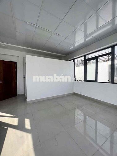 PHÒNG TRỐNG SIÊU RỘNG, BAN CÔNG VIEW ĐẸP CỰC THOÁNG