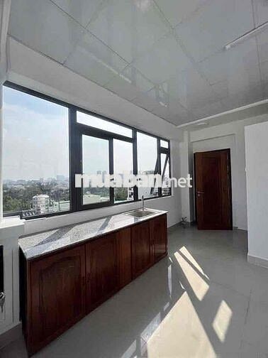PHÒNG TRỐNG SIÊU RỘNG, BAN CÔNG VIEW ĐẸP CỰC THOÁNG