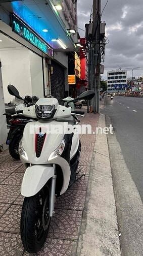 Piaggio Medley S125 2023 8000km Trắng
