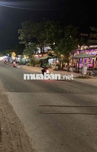 Gia đình đổi đất nên để lại cho anh chị cần ở lô đất 2 mặt tiền