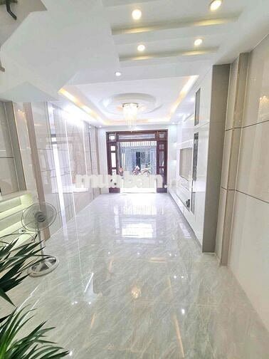 NHÀ ĐẸP KIÊN CỐ – HXH VÀO NHÀ HUỲNH THỊ HAI – 4 TẦNG – NGAY CHỢ HẠT ĐI