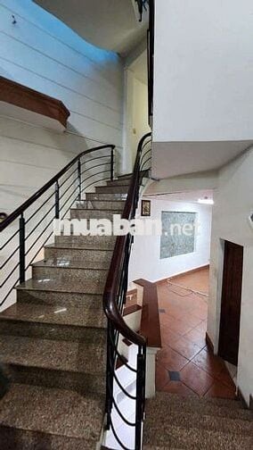 Nhà mặt tiền đường số tân thuận tây.