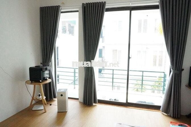 Cho thuê CCMN ở Ngọc Thụy, gần cầu Long Biên đủ đồ, 35m2  giá 5.5tr