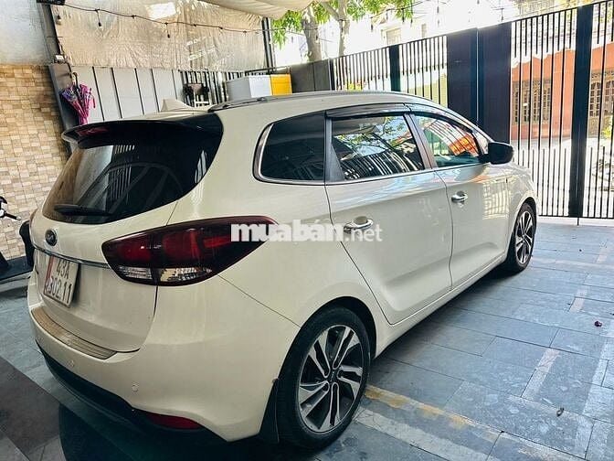 Kia Rondo 2017 7 chỗ Tự động Trắng