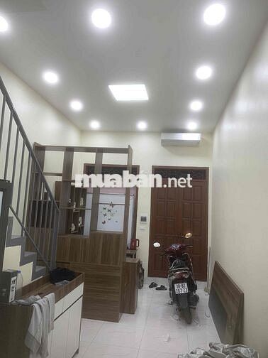 cho thuê nhà nguyên căn tại Ngọc Thuỵ