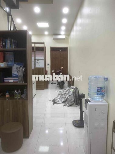 cho thuê nhà nguyên căn tại Ngọc Thuỵ